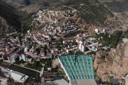 torul-cam-seyir-terasi-100-bin-kisiyi-agirladi