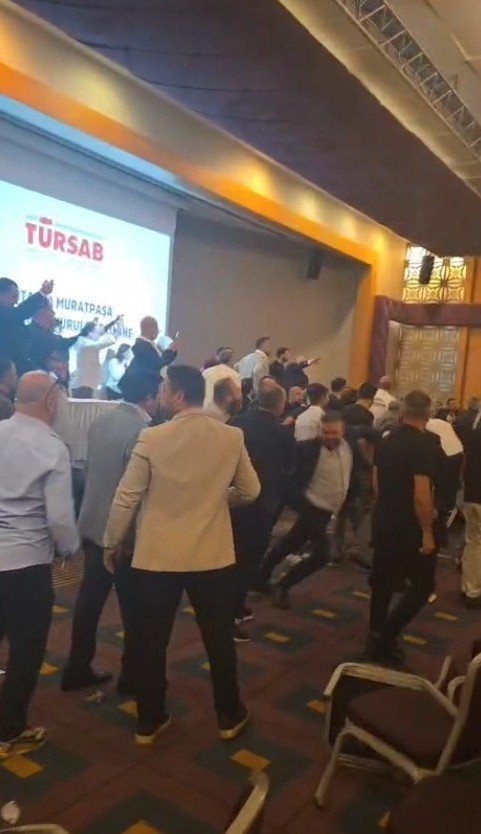 tursab-muratpasa-seciminde-tekme-ve-yumruklar-konustu