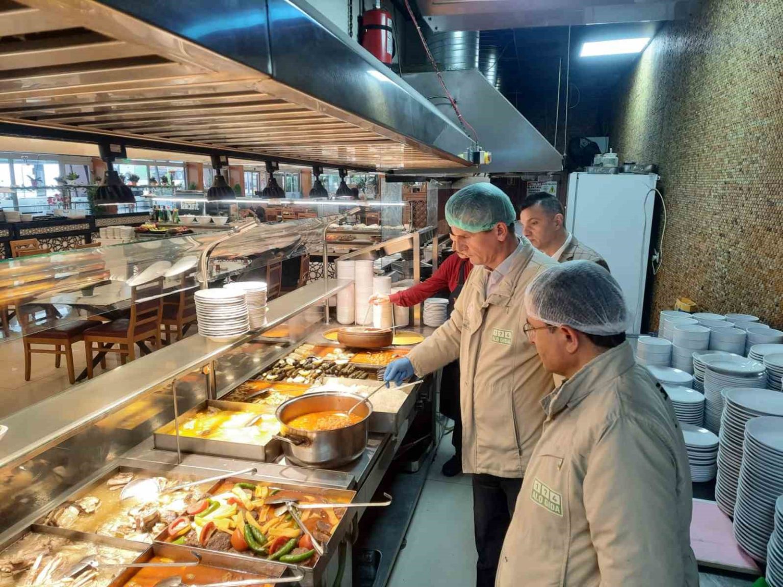 yol-boyu-tesislerde-gida-isletmelerine-denetim