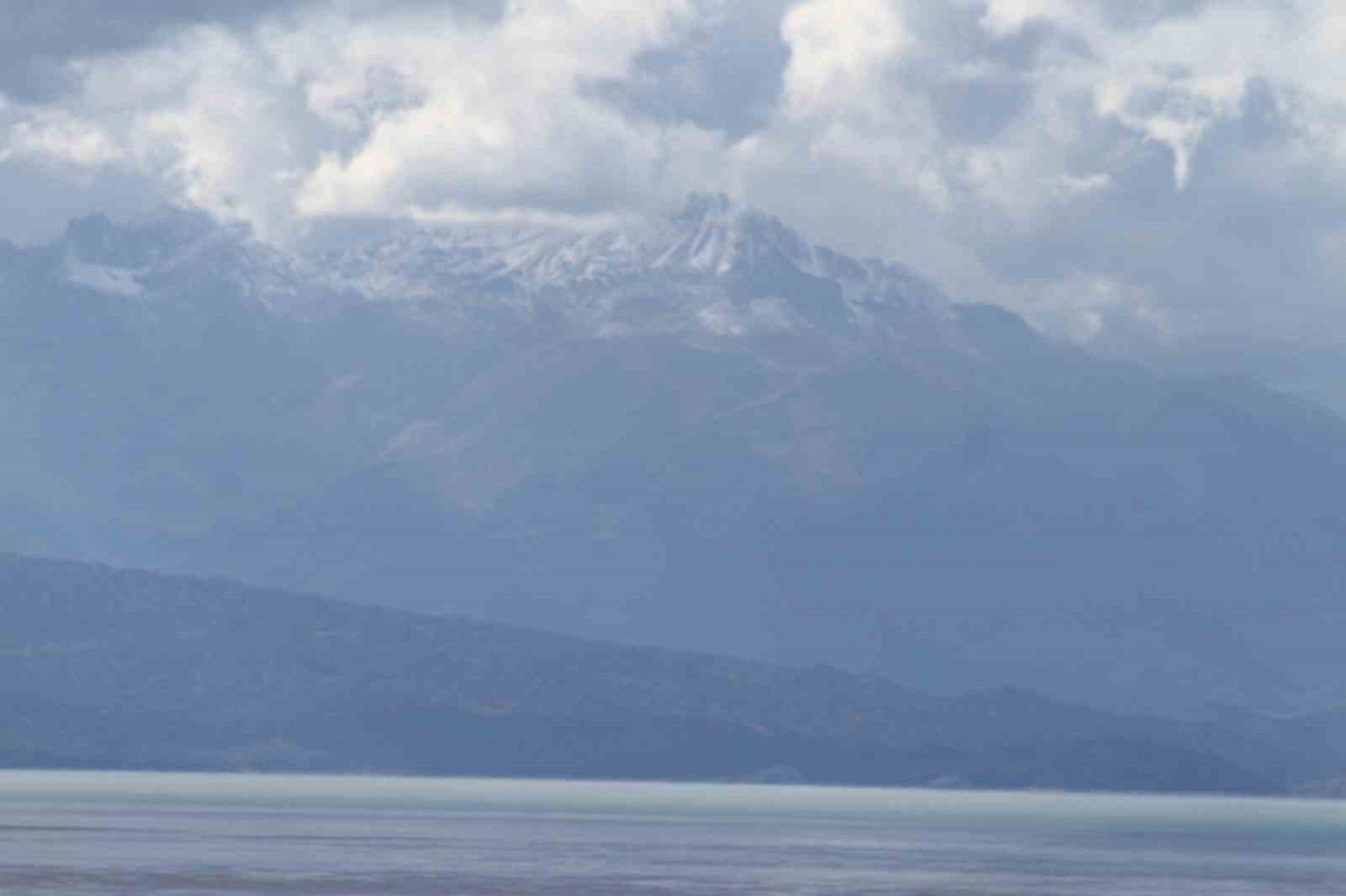 anamas-beyaz-gelinligini-giydi