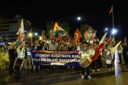 antalyada-ozgurluk-filosuna-destek-yuruyusu