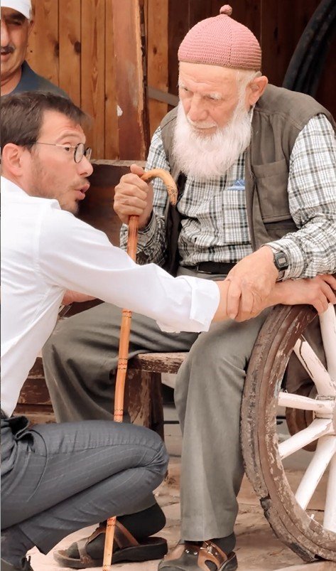 babasinin-oglu-yine-gonullere-dokundu