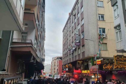 bahcelievlerde-hdp-ilce-binasina-silahla-giren-sanigin-yargilandigi-davada-karar-cikti