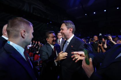 bakan-bayraktar-rusyada-dogal-gaz-mesaji-verdi