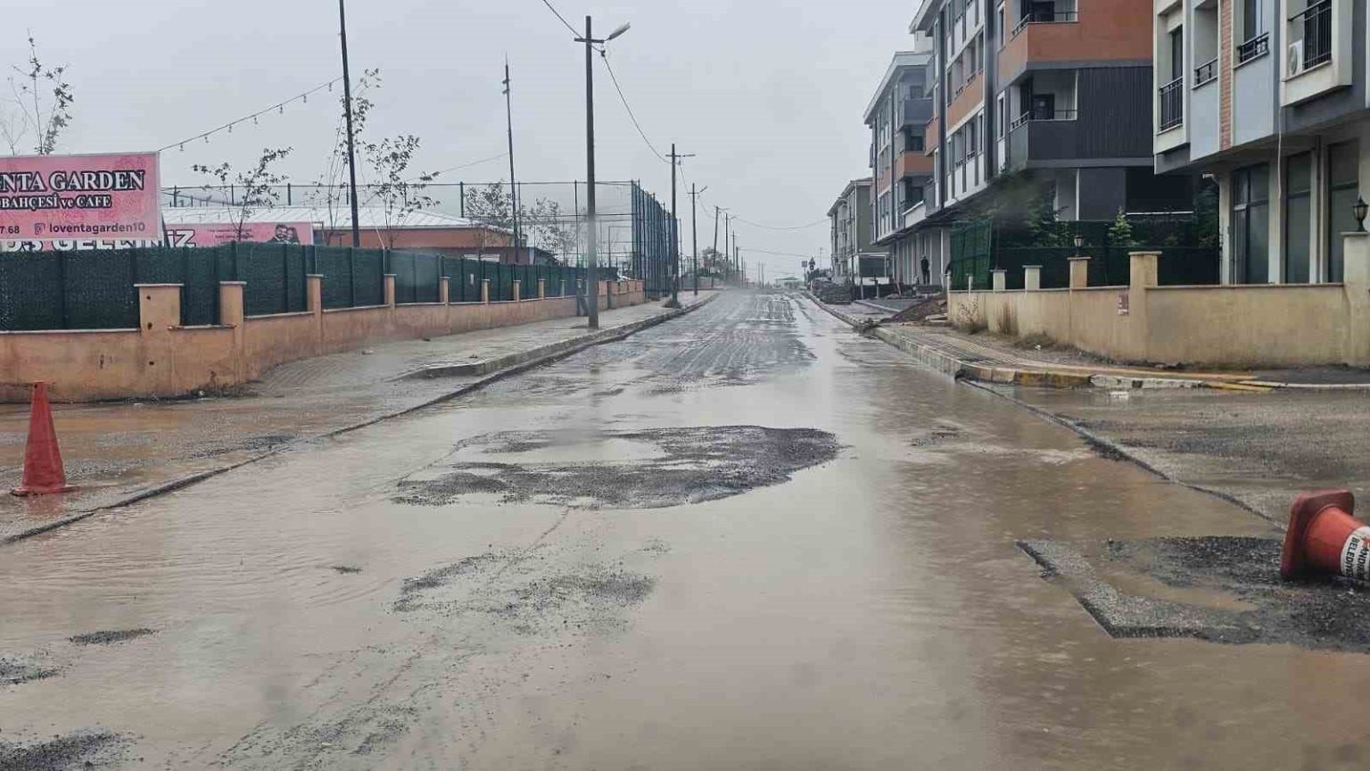 bandirmada-saganak-yagis-etkili-oldu