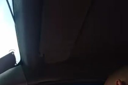 basaksehirde-taksi-surucusun-yolcu-kavgasi-kamerada