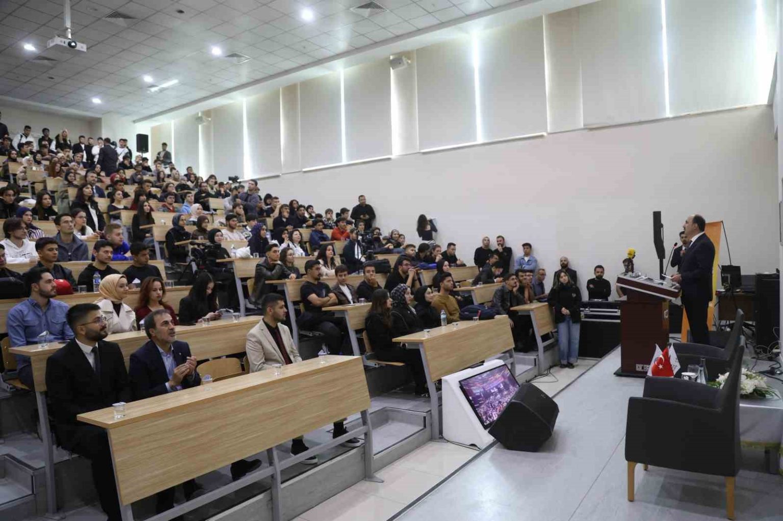 baskan-altay-gencleri-boykot-konusunda-duyarli-olmaya-cagirdi