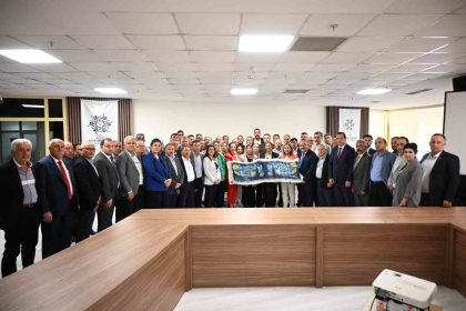 baskan-cercioglu-efelerli-muhtarlar-ile-bir-araya-geldi