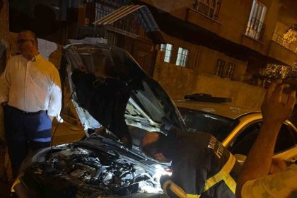 batmanda-park-halindeki-otomobil-alev-aldi