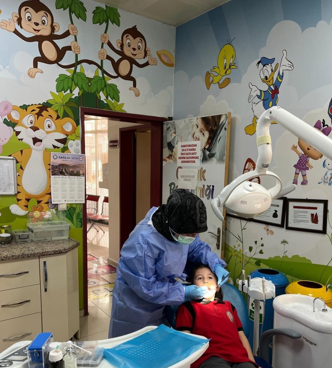 bayburt-agiz-ve-dis-sagligi-merkezine-yeni-uzman-hekimler-atandi