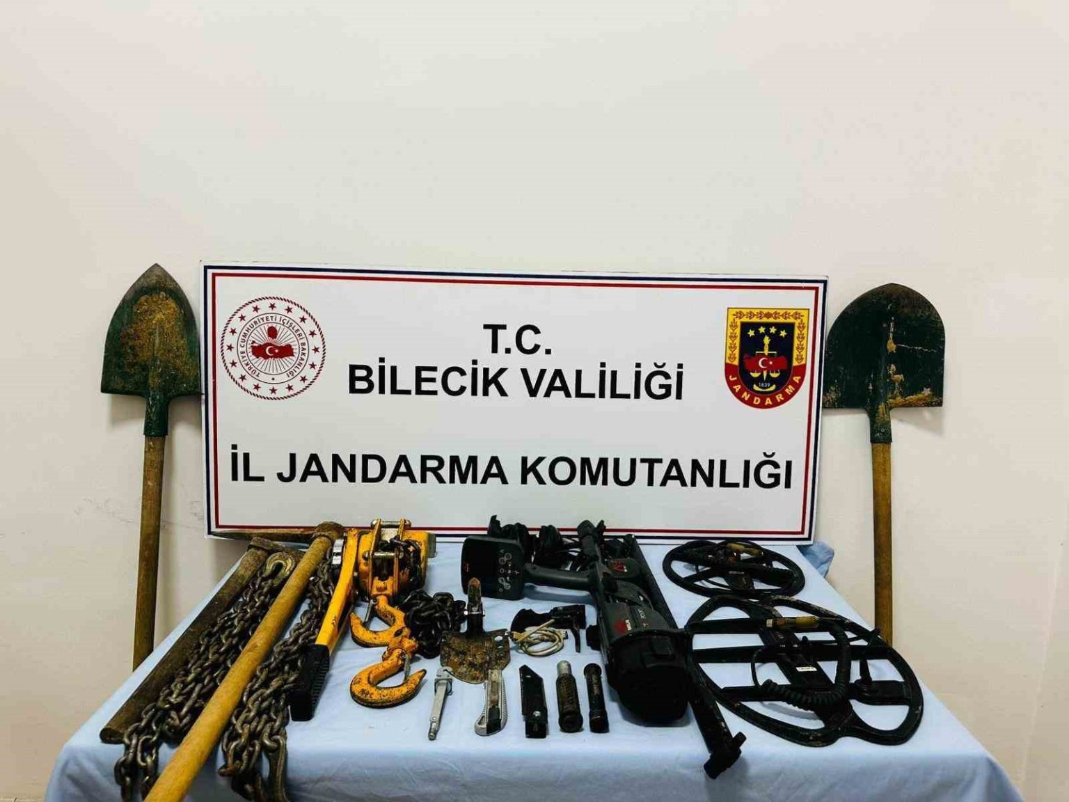 bilecikte-kacak-kazi-operasyonunda-5-kisi-sucustu-yakalandi