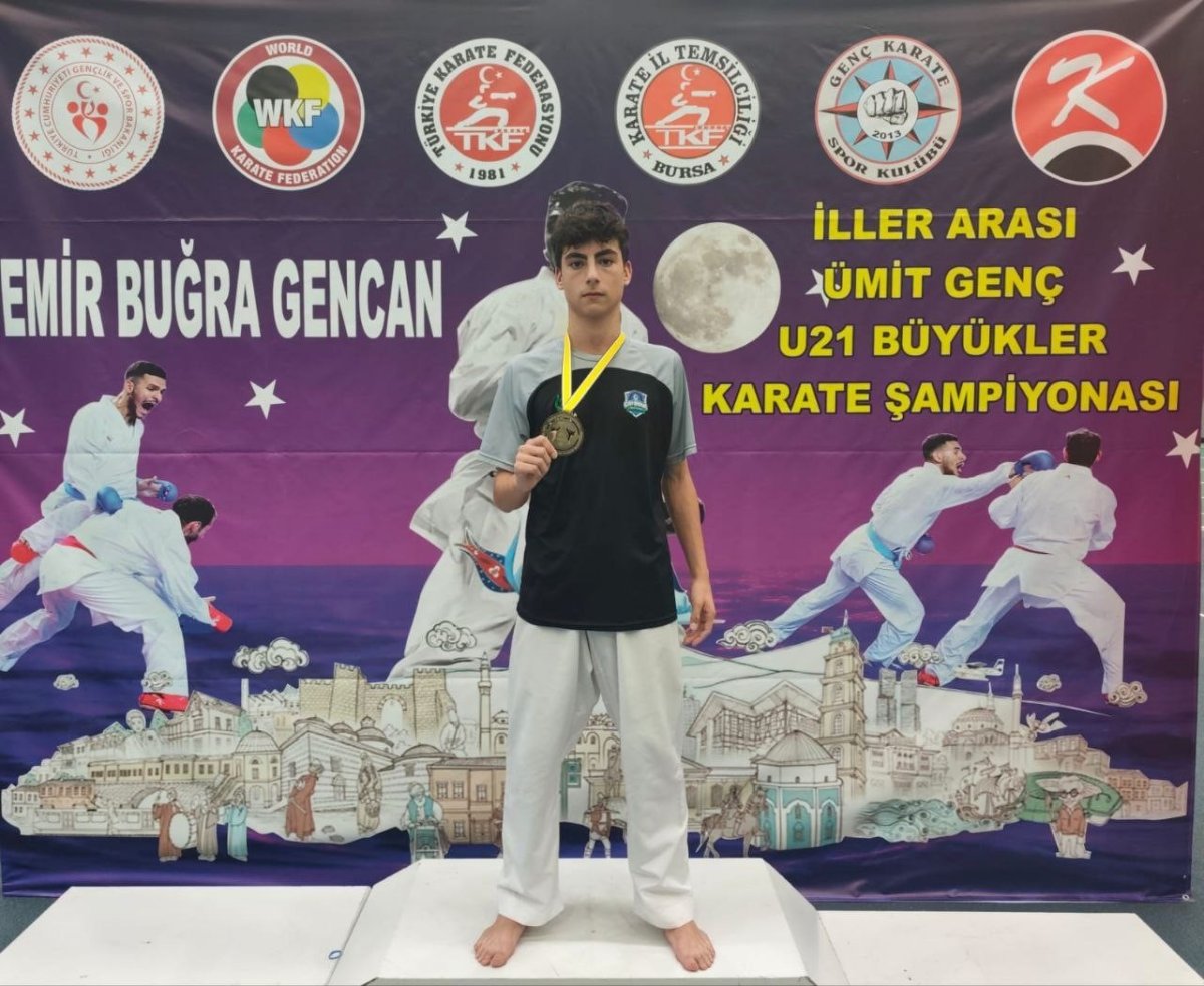 cayirovali-karateciler-bursadan-3-madalyayla-dondu