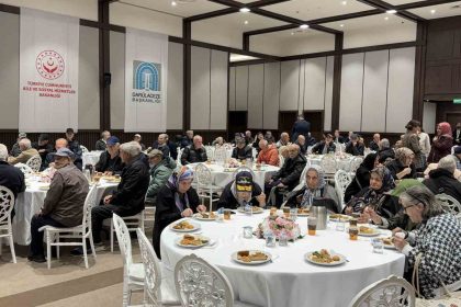 darulaceze-sosyal-yasam-sehrinde-dunya-yaslilar-gunu-kutlandi