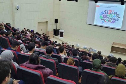 erzurum-polisinde-genclere-bilgilendirme