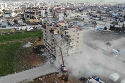 gaziantepte-67-kisinin-oldugu-yunus-kaya-apartmani-muteahhidine-13-yil-ceza