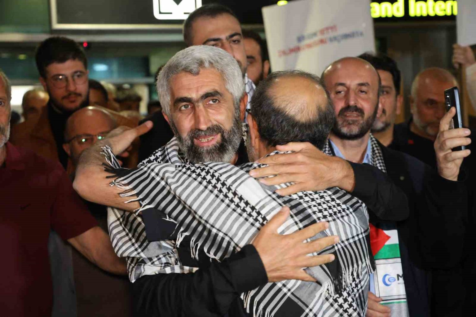 gazze-filosu-aktivisti-akilotu-israilde-turk-pasaportu-tasiyan-cifte-vatandaslar-askerlik-yapiyor
