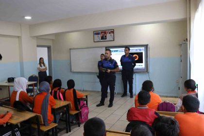 halileye-belediyesinden-ogrencilere-bilincli-tuketici-semineri