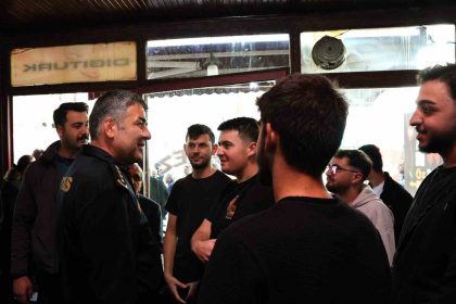karaburun-vatandasla-bulustu