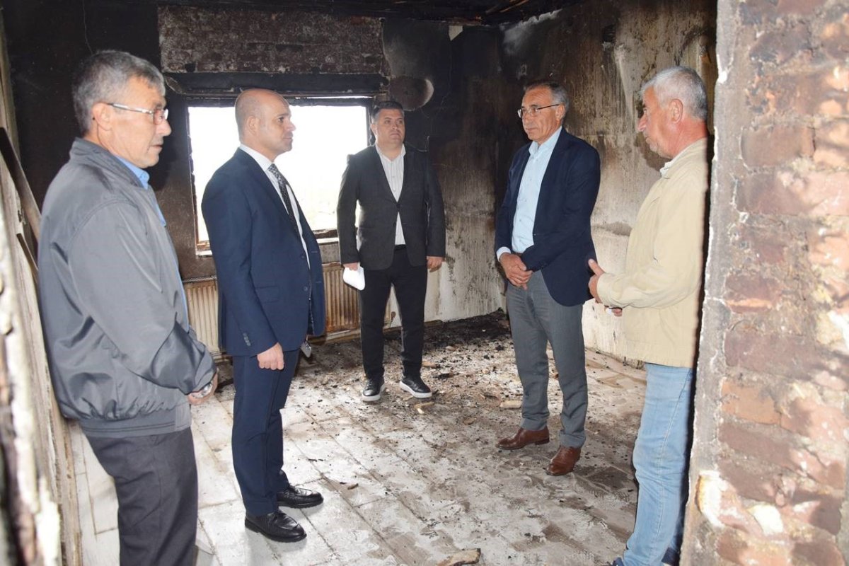 kaymakam-nebioglu-evi-yanan-aileyi-ziyaret-etti