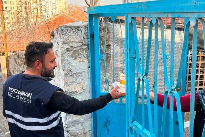 kocasinanda-gonuller-kazaniliyor-her-gun-4-cesit-sicak-yemek-evlere-ulasiyor