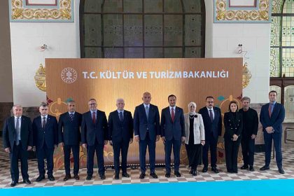 kutur-ve-turizm-bakani-ersoy-haydarpasa-ve-sirkeci-gari-bizlere-sultan-2-abdulhamidin-mirasi-ve-emaneti