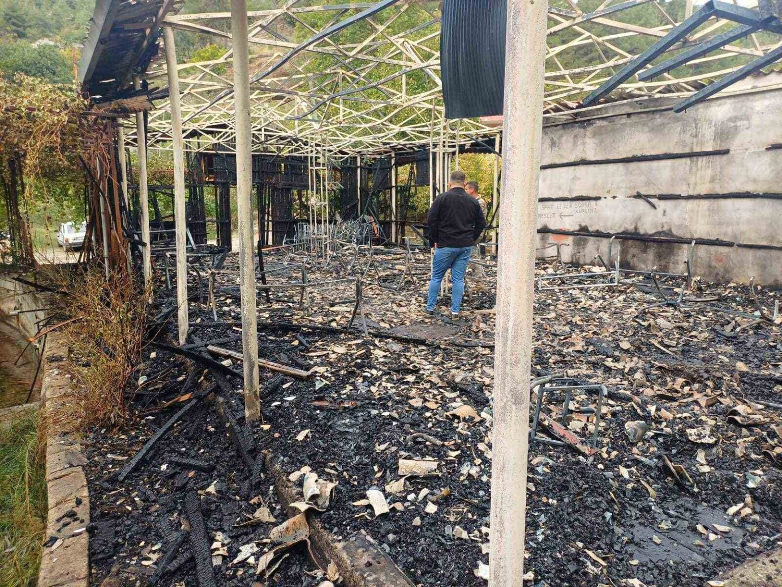 osmaniyede-ahsap-alabalik-tesisi-alevlere-teslim-oldu