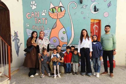 otizmli-cocuklar-kedi-evinde-hayvan-sevgisini-ogrendi