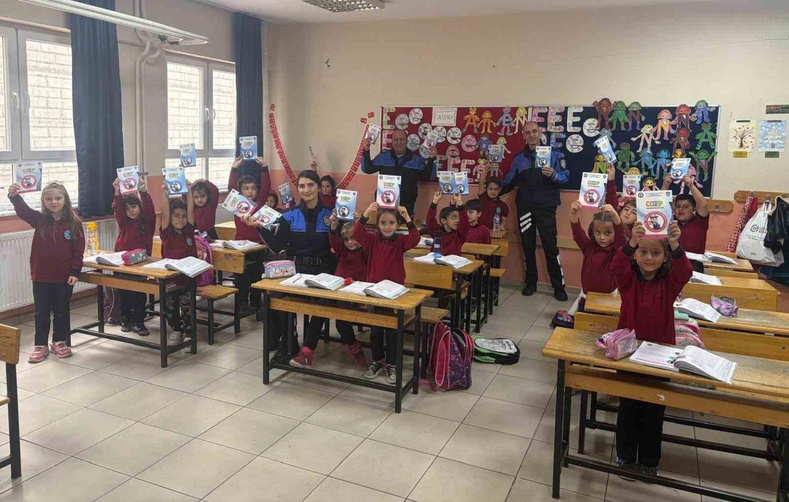 polis-ekipleri-anaokulu-ve-ilkokulu-ogrencilerine-egtim-verdi