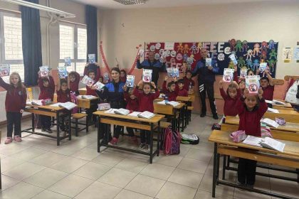 polis-ekipleri-anaokulu-ve-ilkokulu-ogrencilerine-egtim-verdi