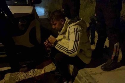 polisten-kacan-ehliyetsiz-surucu-ve-babasina-57-bin-tl-para-cezasi