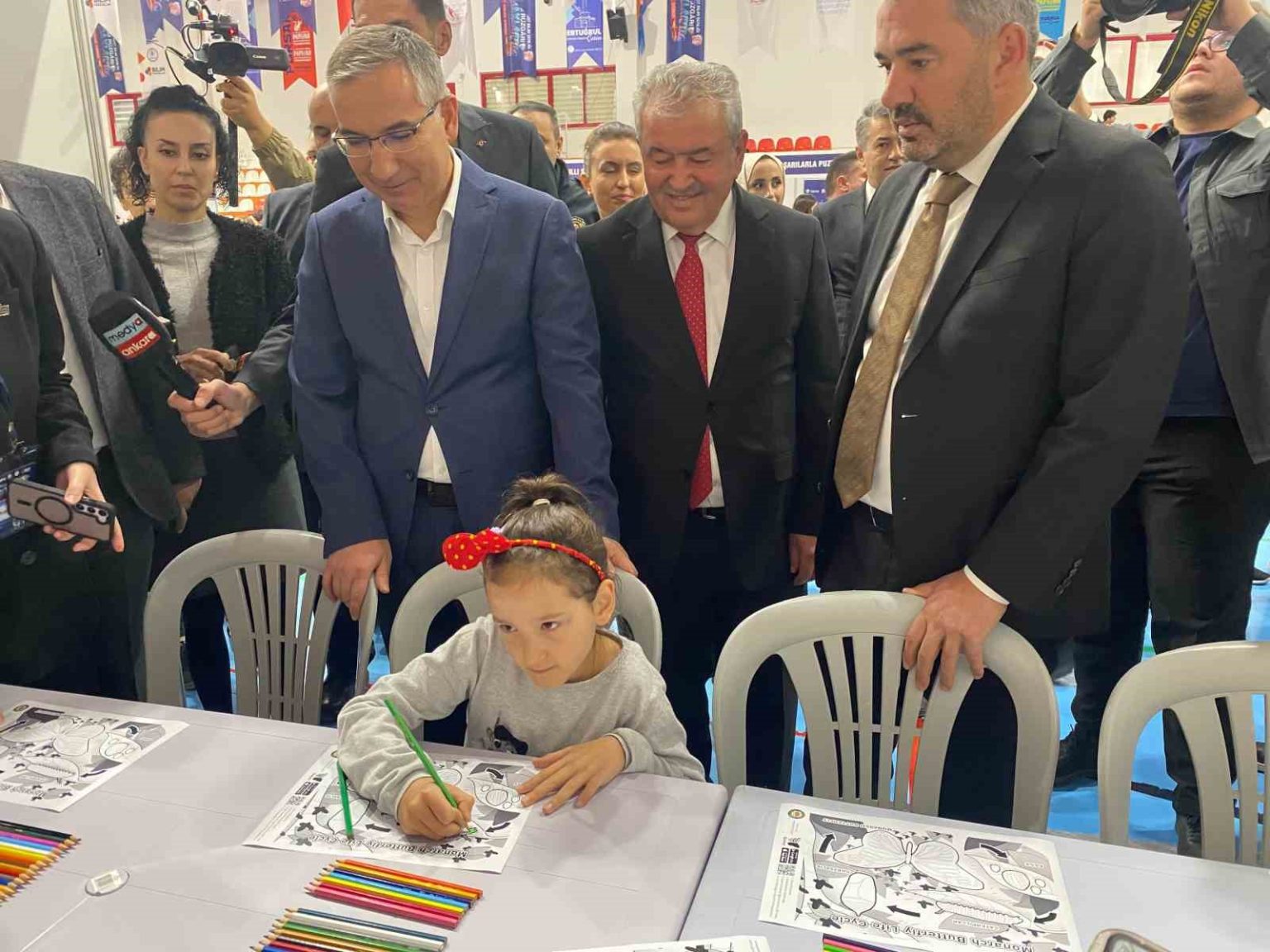 pursaklarda-2-bilim-senligi-ogrencilerin-kesfederek-ogrenmesini-sagliyor