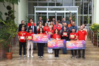 rektor-yilmazdan-teknofest-sampiyonlarina-ozel-tebrik