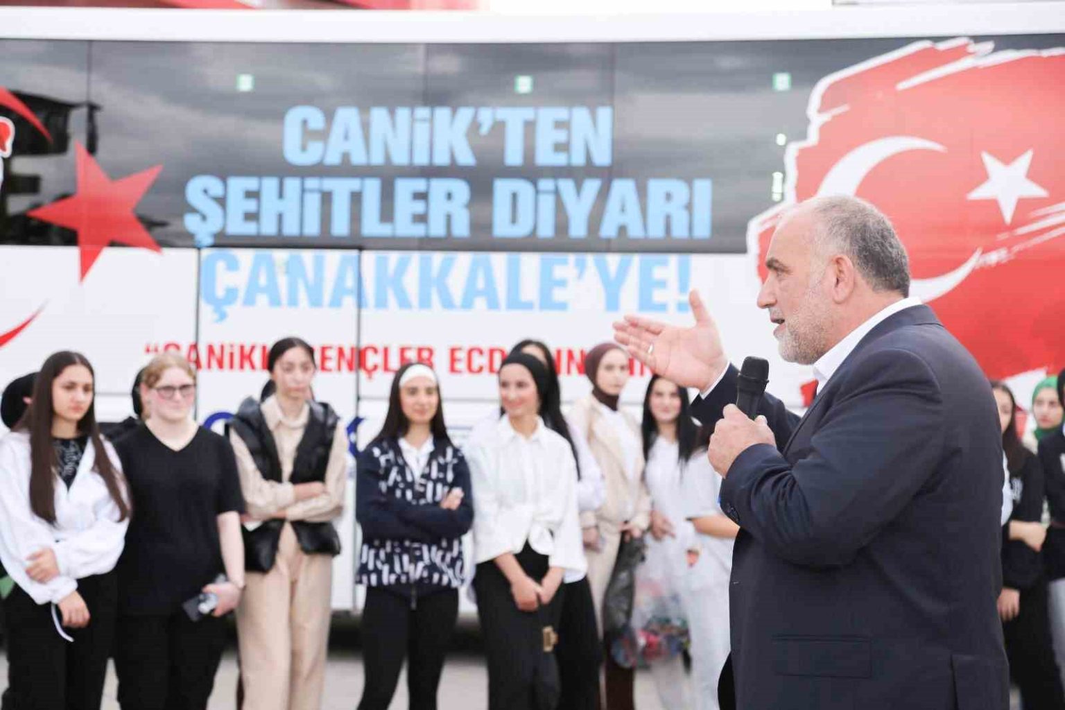 sandikci-ogrencilerimizin-tamamina-burs-destegi-sagliyoruz