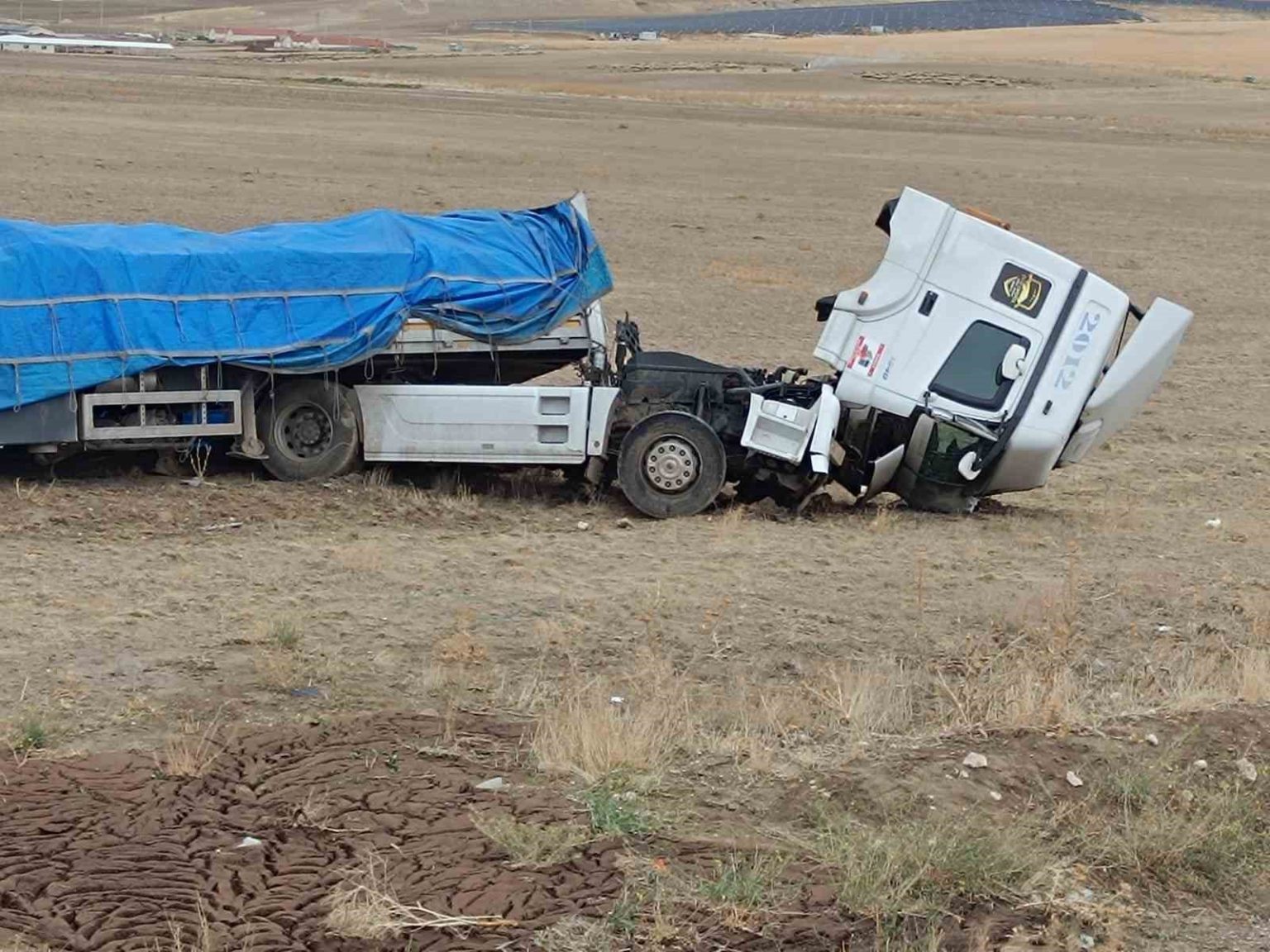 sarampole-yuvarlandi-burnu-bile-kanamadan-kurtuldu