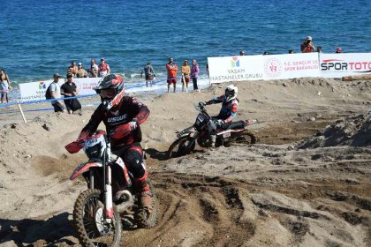 sea-to-sky-enduro-motosiklet-yarislari-basladi