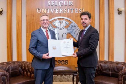 selcuk-universitesi-ve-turkiye-yazma-eserler-kurumu-arasinda-onemli-is-birligi