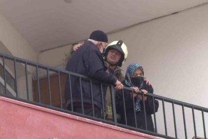 umraniyede-korkutan-yangin-mahsur-kalan-iki-yasli-cift-kurtarildi