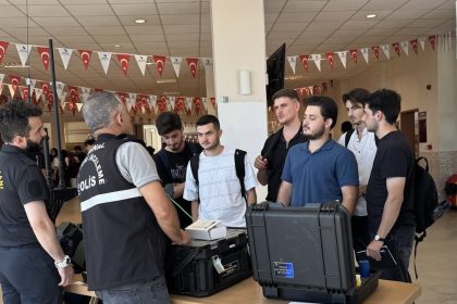 universite-ogrencilerine-polisten-bilgilendirme