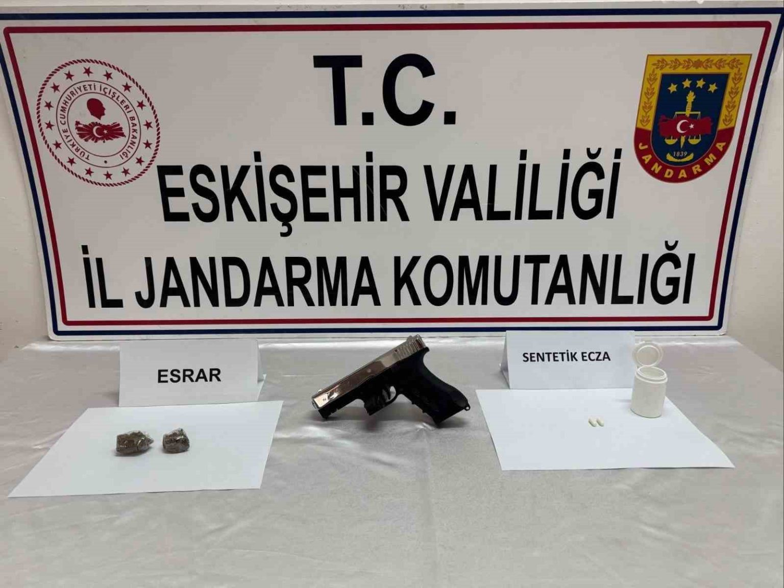 uyusturucu-bulunduran-sahis-jandarma-tarafindan-yakalandi