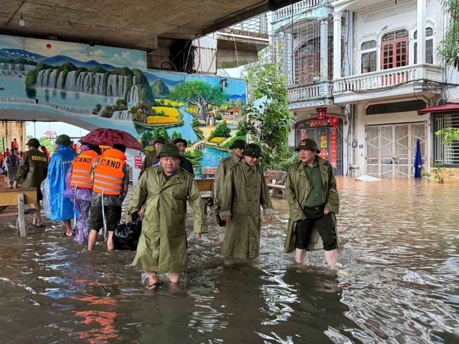 vietnamda-matmo-tayfunu-bilancosu-8-olu-5-yarali