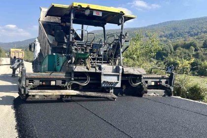 yesilyayla-koyu-sicak-asfalta-kavustu