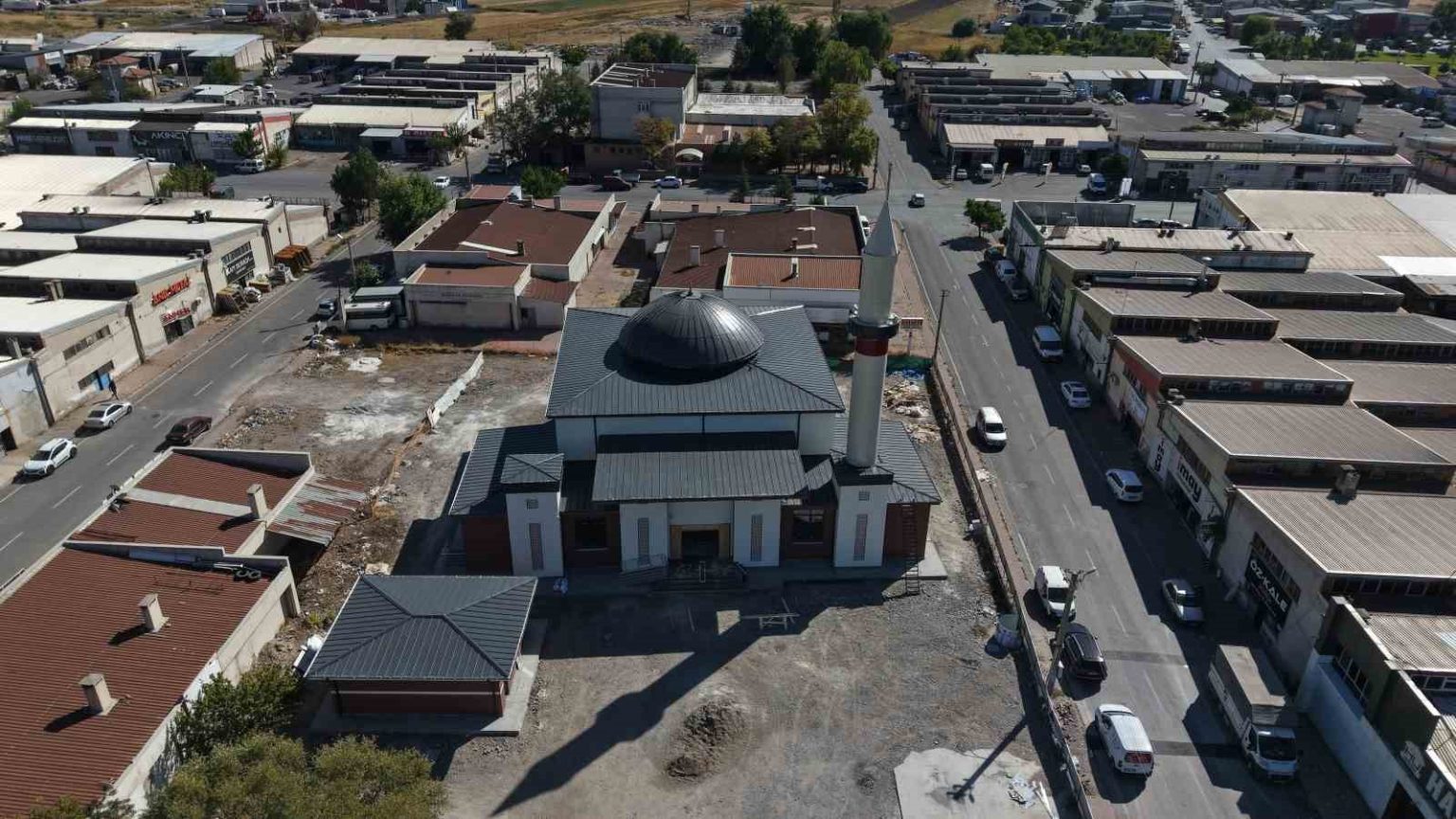 abbar-mahallesindeki-cami-insaatinda-sona-yaklasildi