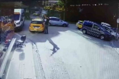 adanada-kafeye-otomatik-tufekle-saldiri-kamerada