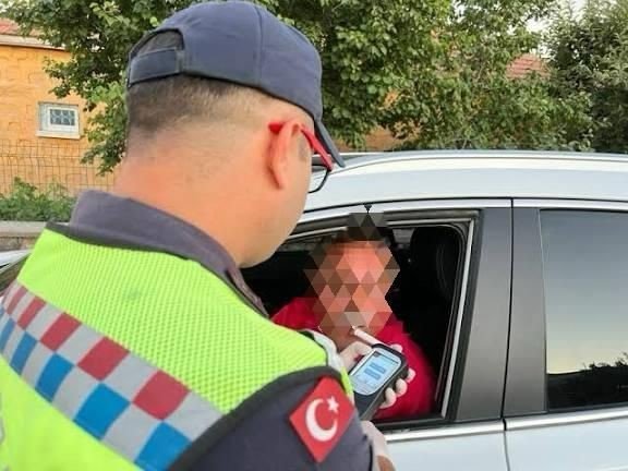 alkollu-arac-kullanmanin-faturasi-agir-oldu-30-bin-lira-odeyip-iki-yil-arac-kullanamayacak