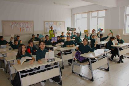 amasyada-53-binden-fazla-ogrenci-icin-es-zamanli-kitap-saati