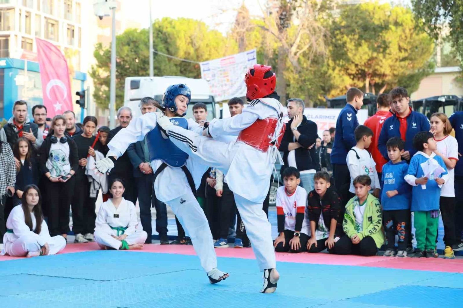 amator-spor-ruhu-denizlide-meydanlara-tasti