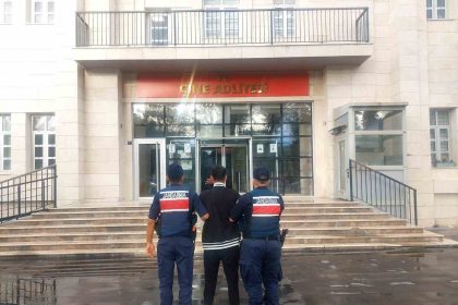 aranan-sahis-cinede-yakalandi