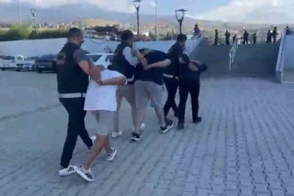 arsuzda-kasten-yaralama-olayi-suphelisi-4-kisi-yakalandi