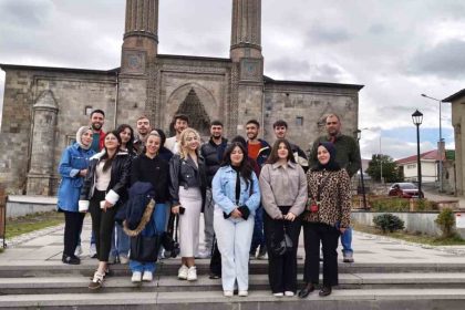 askale-genclik-merkezinden-bir-bilenle-erzurum-projesi