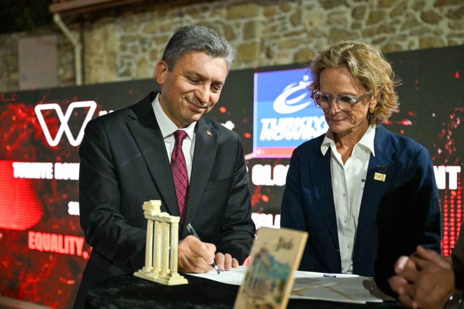 avrupanin-en-iyi-kurekcileri-antalyada-yarisiyor